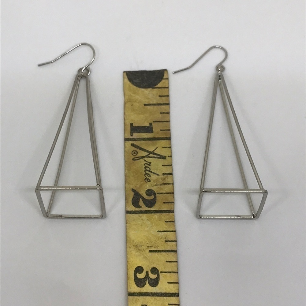 SILVER TRIANGLE EARRINGS✨✨✨ - Picture 2 of 2